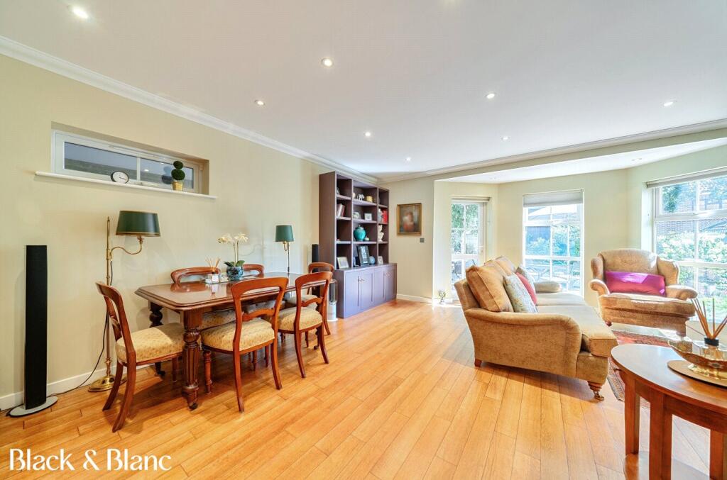 Apartment in Bromley - View 3