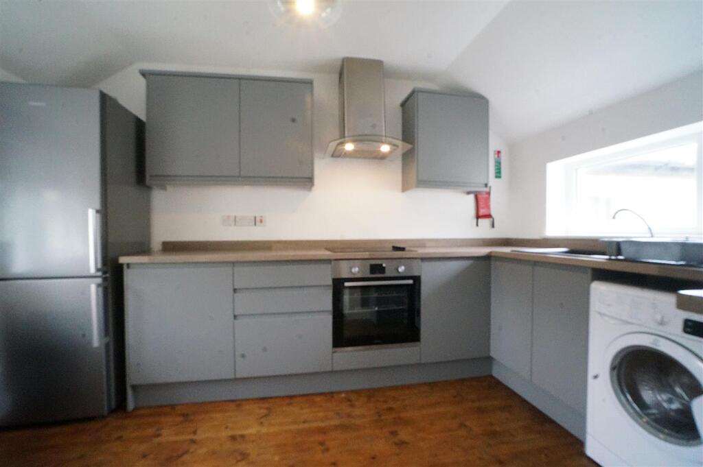 House in Bangor, Gwynedd - View 2