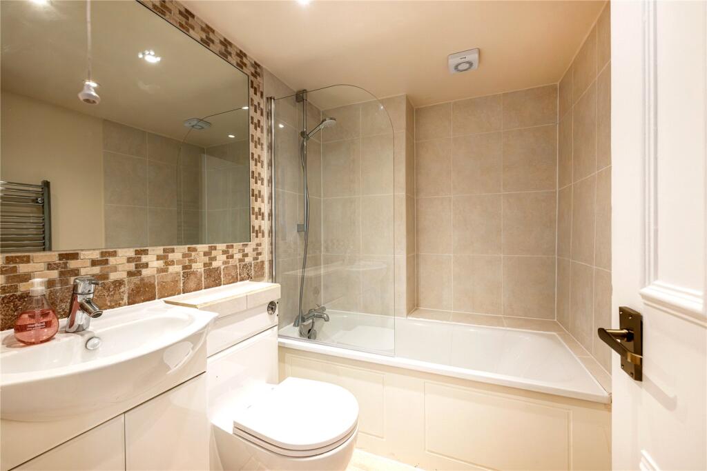 Apartment in London - View 5
