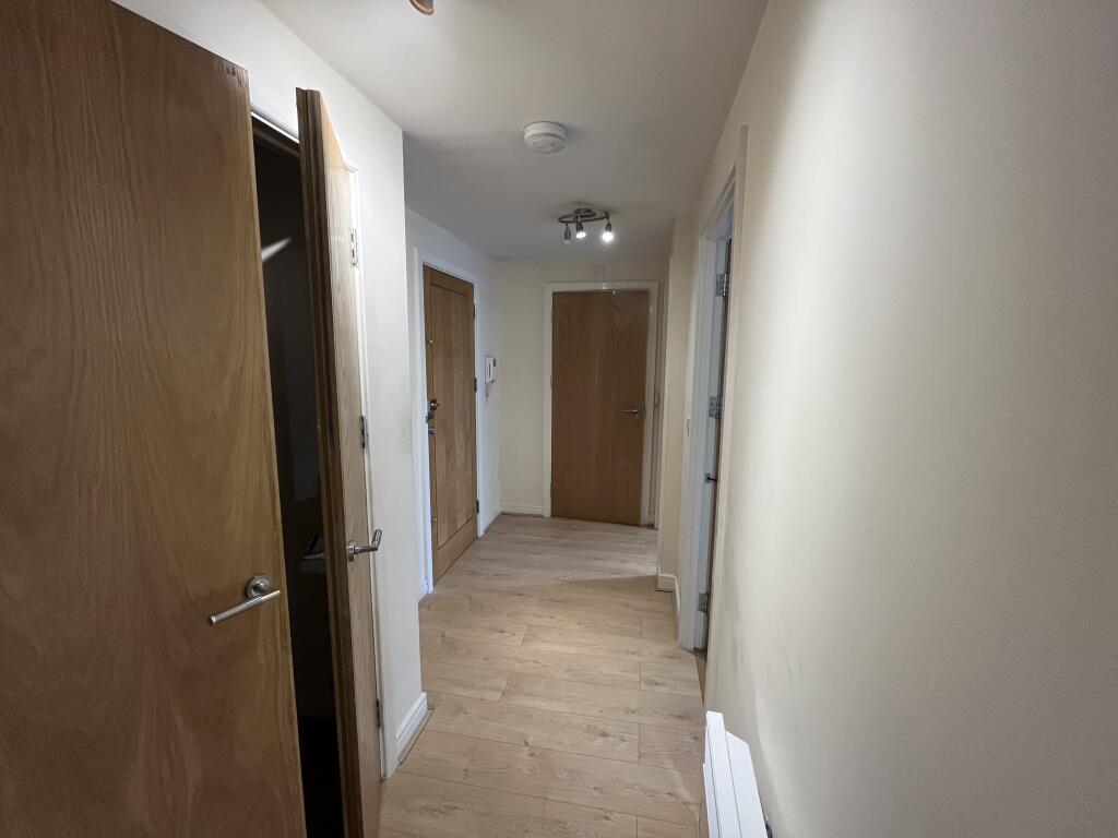 Apartment 22, Centenary Plaza, 18 Holliday Street, Birmingham, West Midlands B1 1TB photo 3