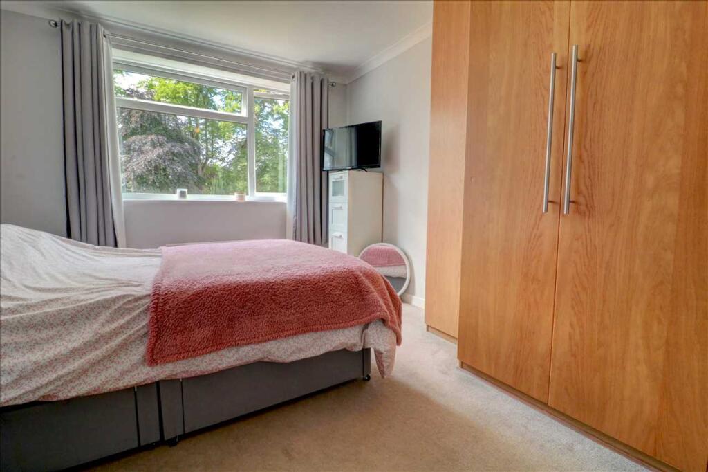 Apartment in Solihull, Meriden - View 3