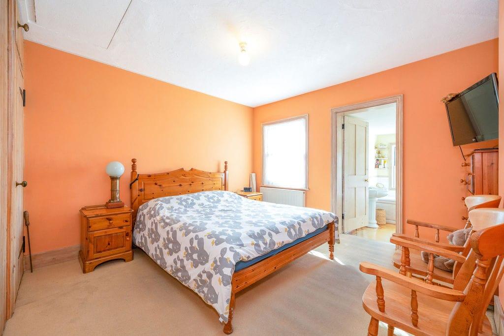 House in Richings Park, Iver - View 5