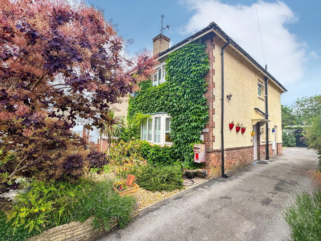 Main image of property: Rock Road, Finedon, NN9 5EL