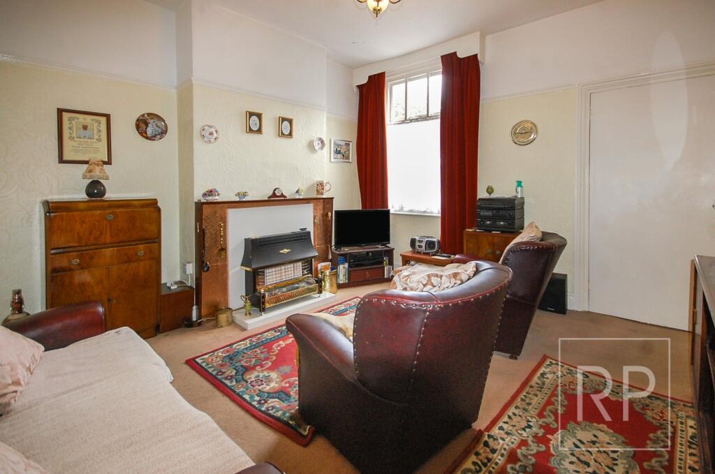 House in Wolverhampton, Goldthorn Hill - View 5