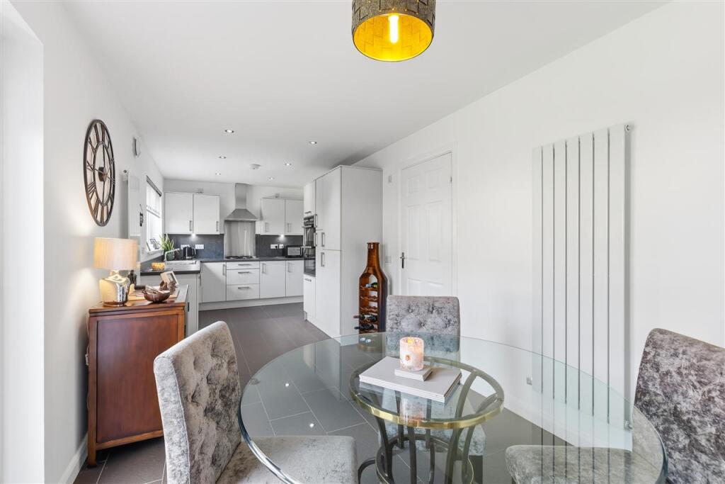 House in West Calder, Monarch's Way, West Lothian - View 3