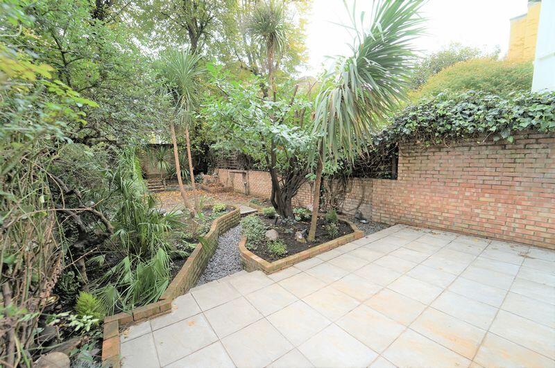 Main image of property: SUTHERLAND AVENUE -  2 BED 2 BATH - PRIVATE GARDEN 
