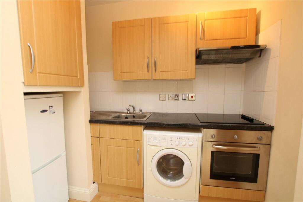 Apartment in Reading - View 3