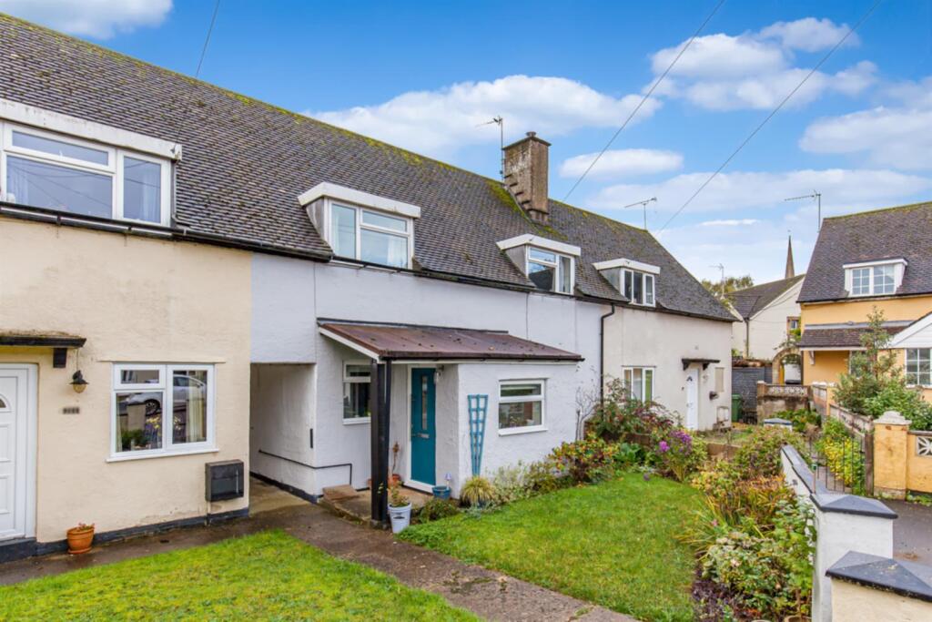 Main image of property: Midway, Middleton Cheney - end of chain