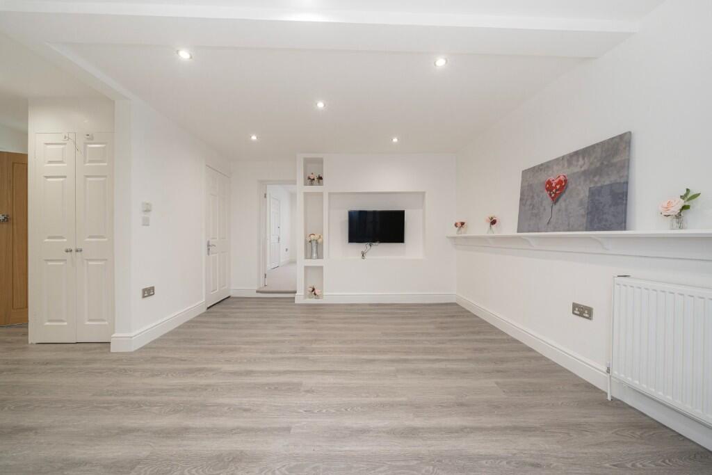 Thames Street, Sunbury-On-Thames, Surrey, TW16 – pohled 6