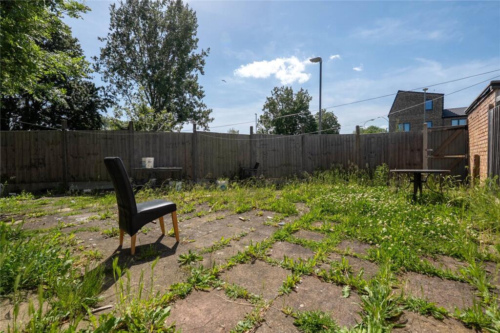 Burnmoor Close, Bletchley, Milton Keynes, Bucks, MK2 photo 4