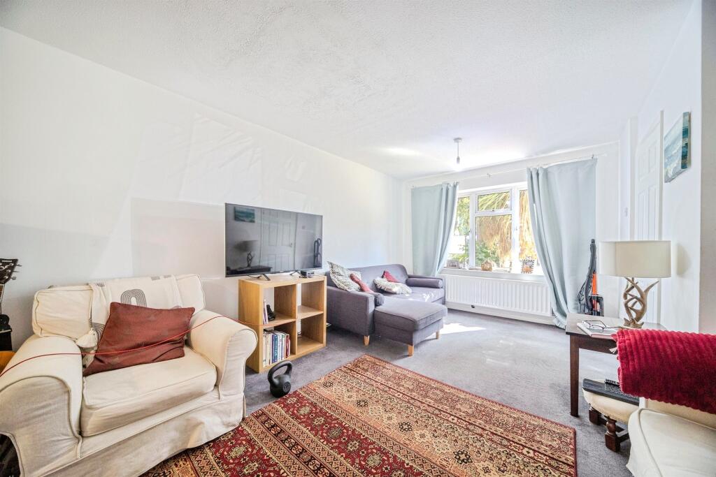 House in Stony Stratford, City of Milton Keynes - More