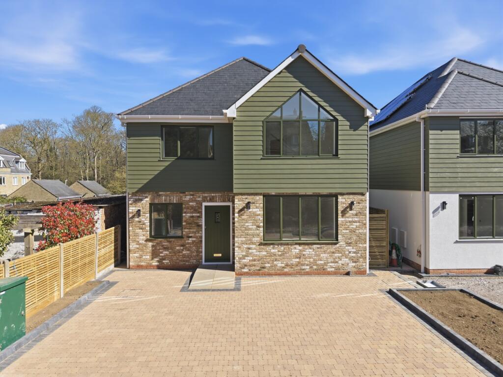 Main image of property: The Plain, Epping, CM16