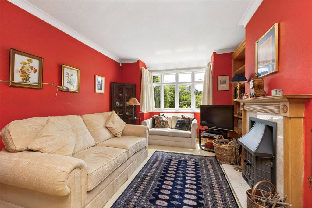 House in Wooburn Green, Berghers Hill, Wooburn - View 4