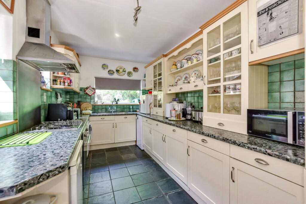 House in Harrow - View 5