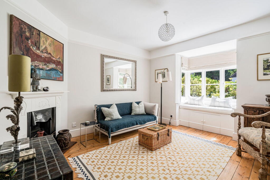Swaynes Lane, Merrow, GU1 - More