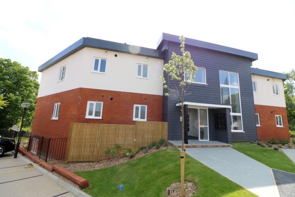 Main image of property: Robins Gate, Bracknell, Berkshire, RG12