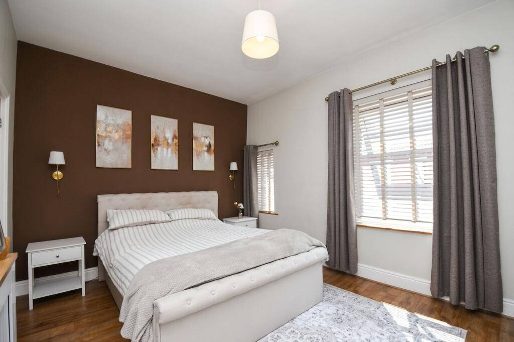 House in Salford, Greater Manchester - More