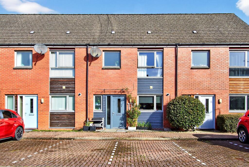 Main image of property: Weir Street, Stirling