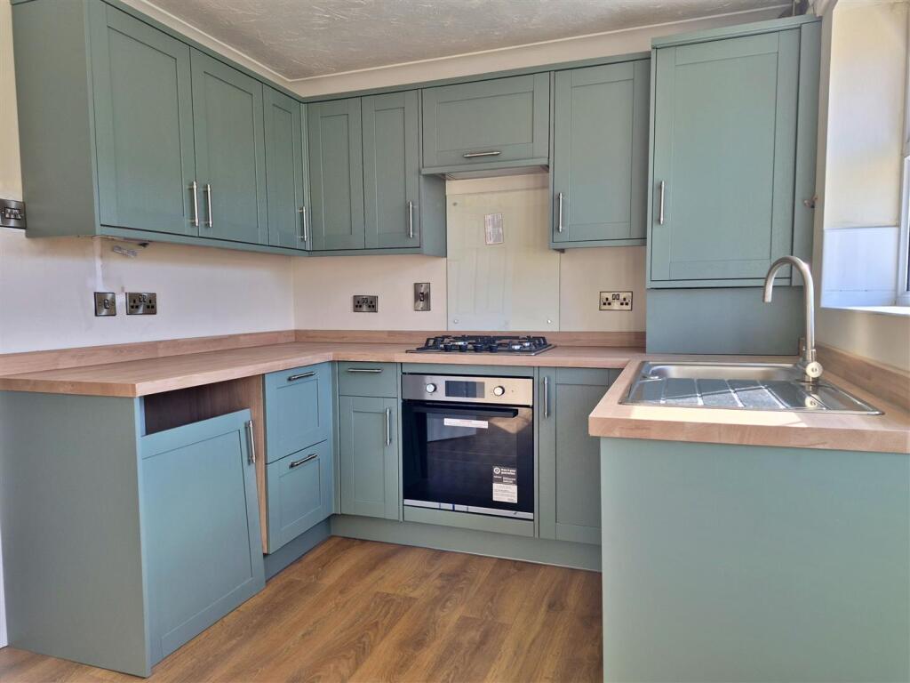 Westlands Way, Leven, Beverley photo 3