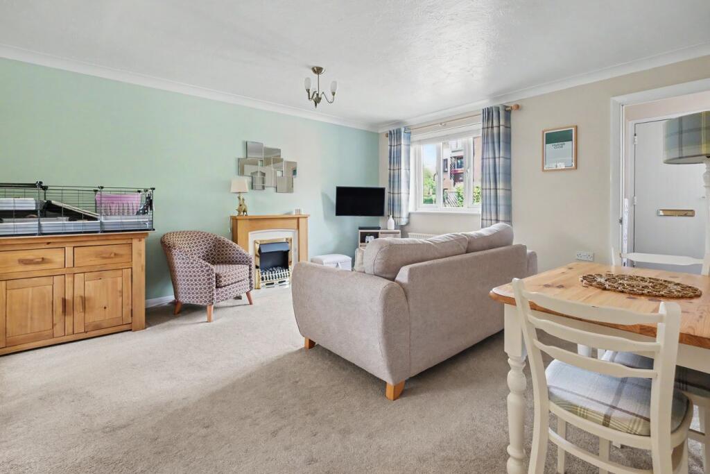 Apartment in Chelmsford, Chelmer - View 3