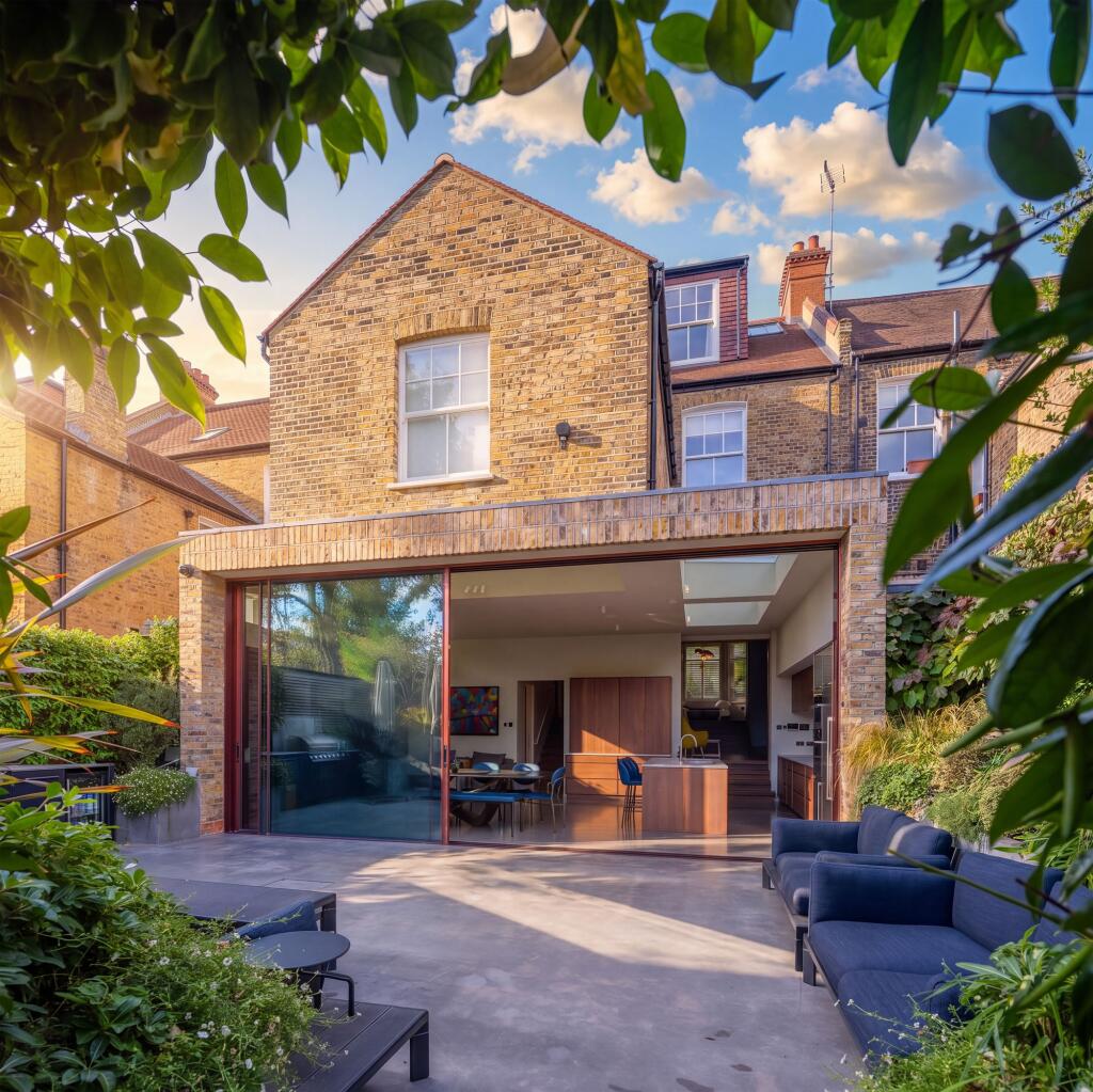 House in London - View 3