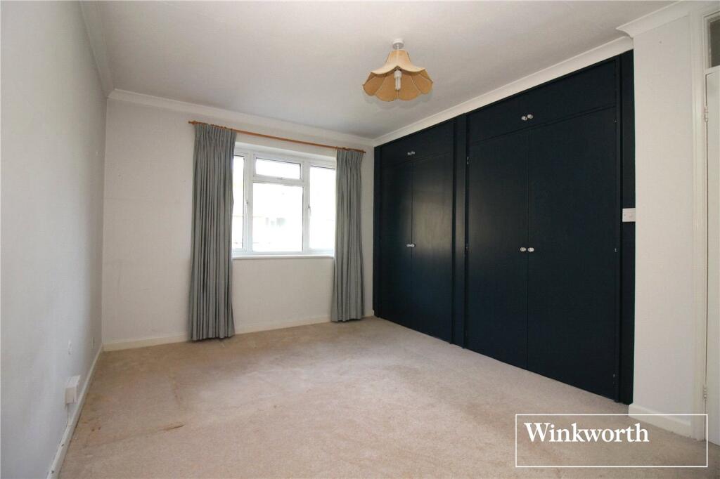 Apartment in Watford - More