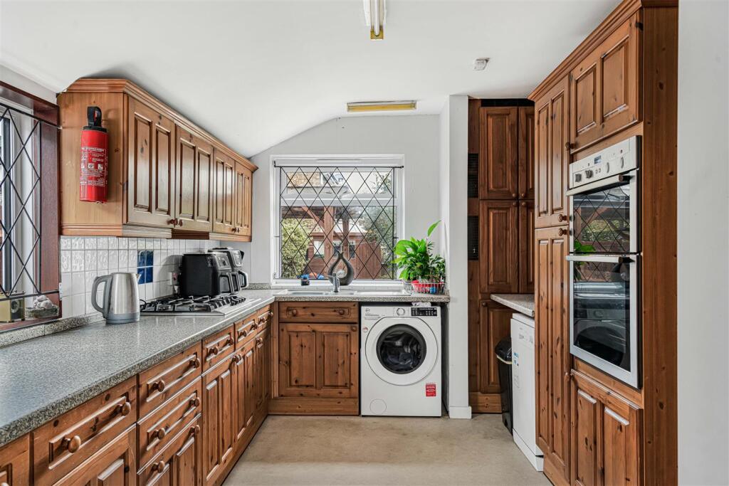 House in Slough, Cippenham - View 5