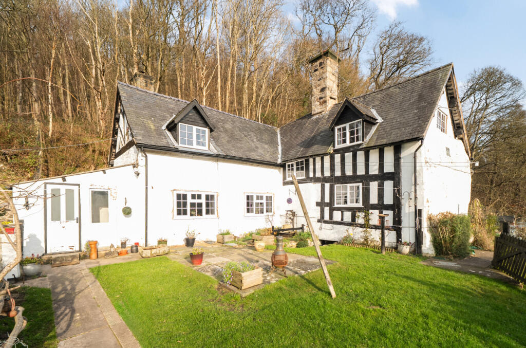 Main image of property: Chirk, Wrexham, LL14