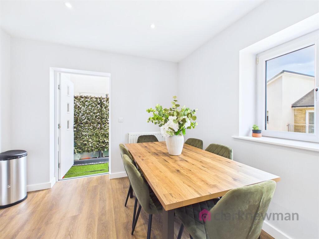 Apartment in Harlow, The High - View 4