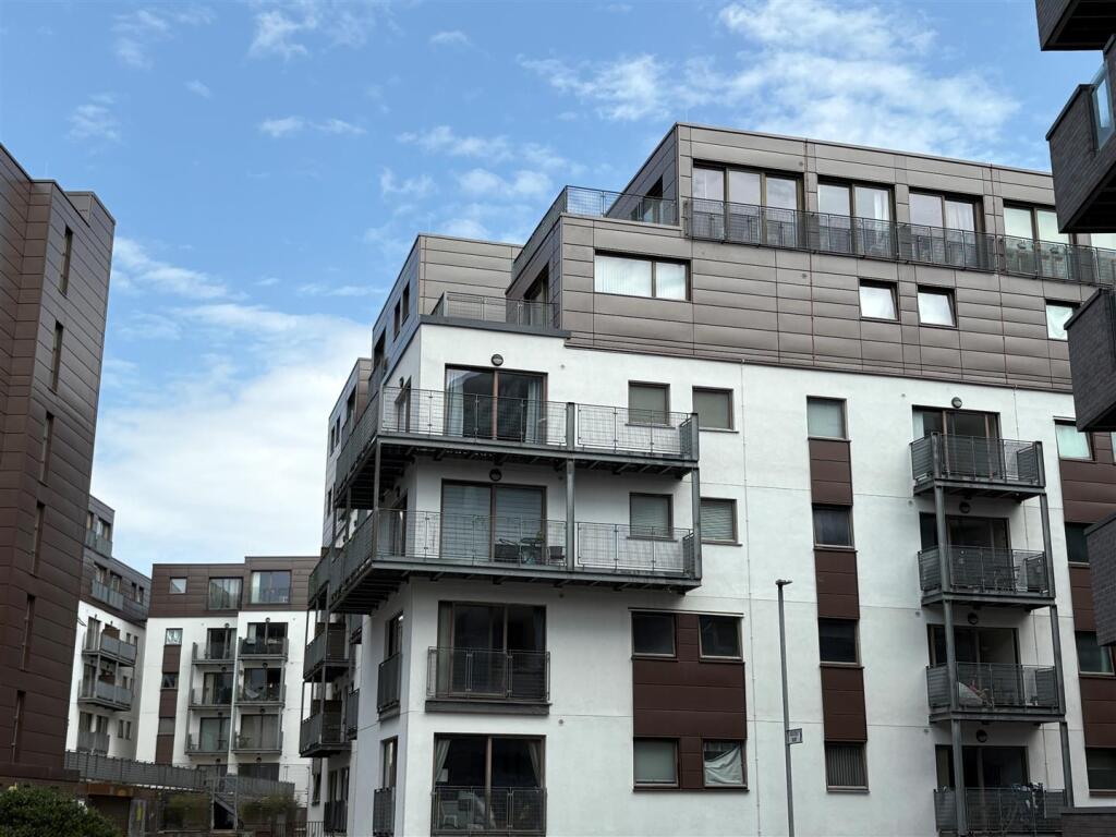 Main image of property: Advent 2/3, 1 Isaac Way, Ancoats