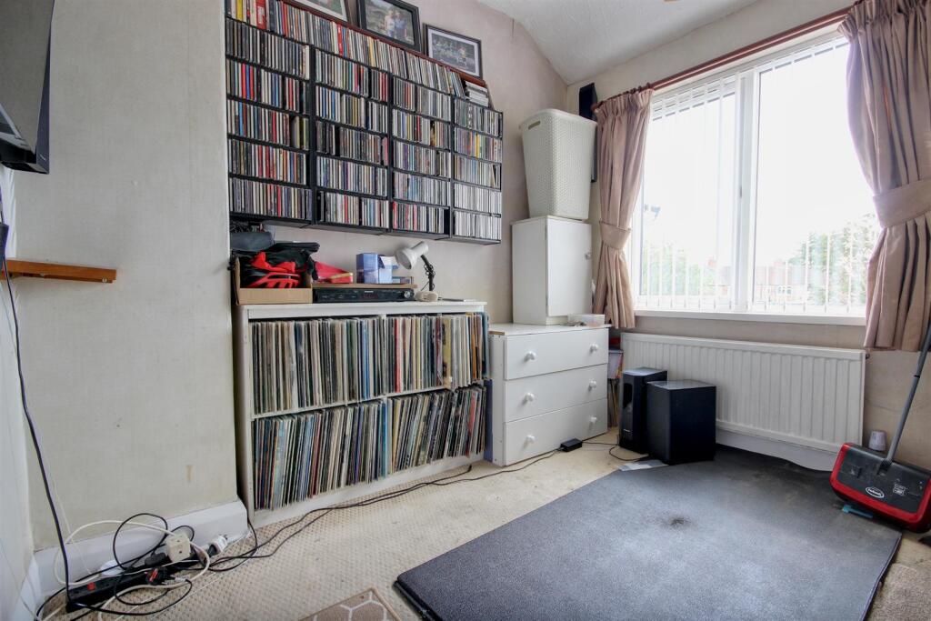 House in Hull - More