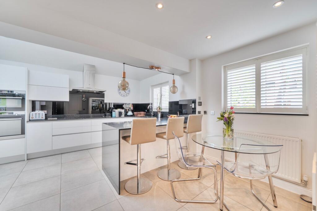 Pevensey Way, Croxley Green, WD3 photo 3