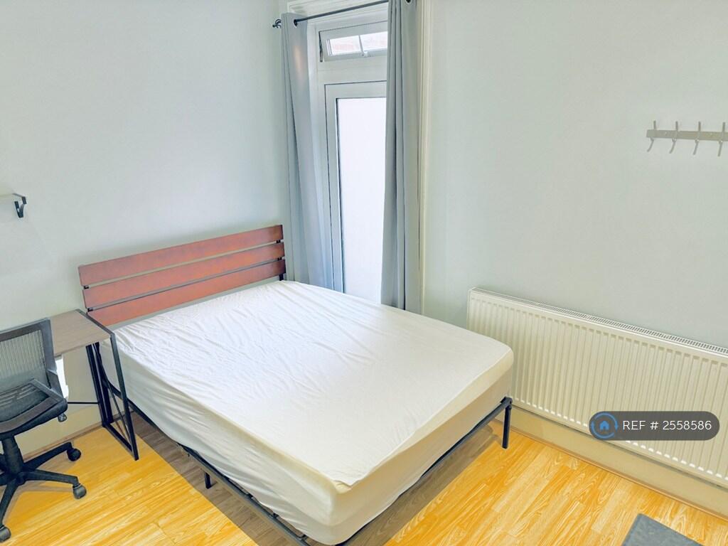 Main image of property: Southampton Street, Reading, RG1