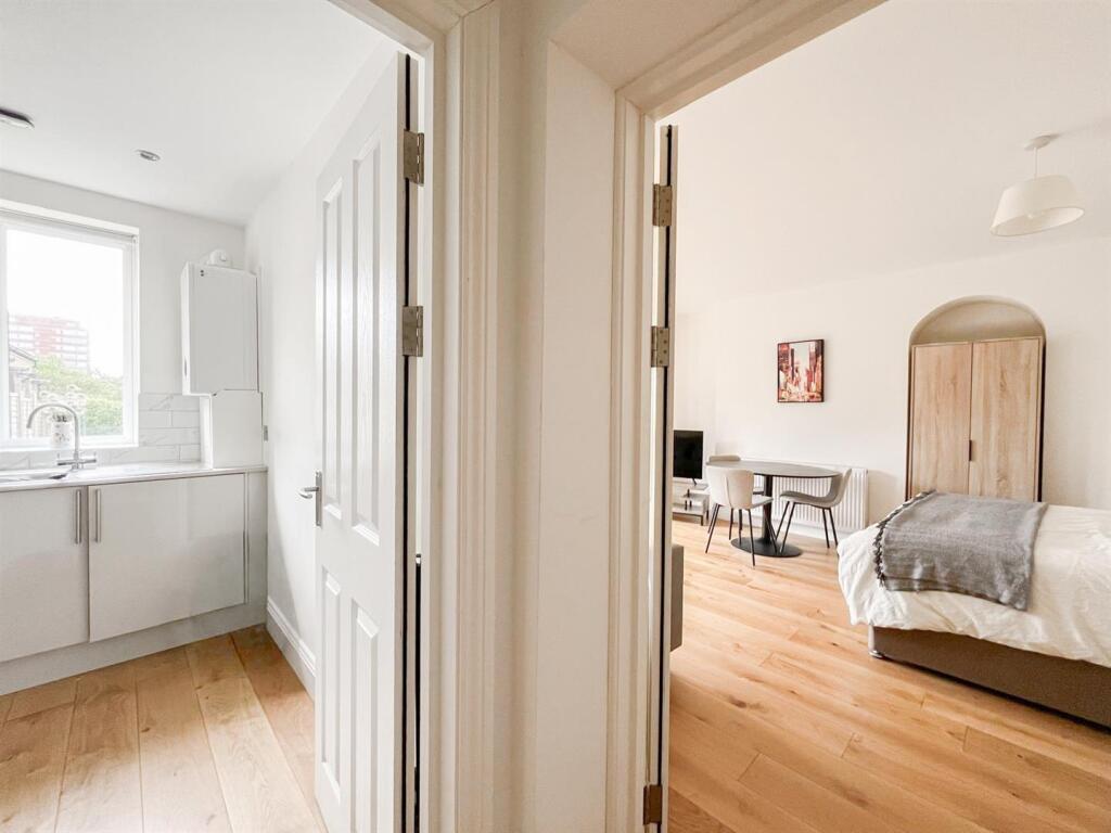 Apartment in Tonbridge - View 5