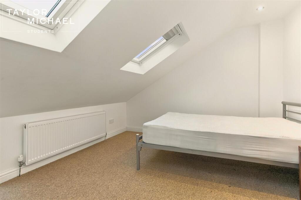 6 bedroom flat for rent
