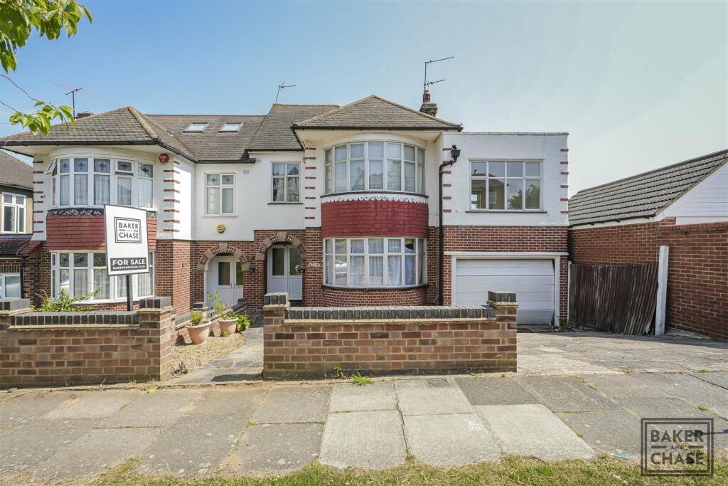 Main image of property: Grosvenor Gardens, Oakwood, London, N14