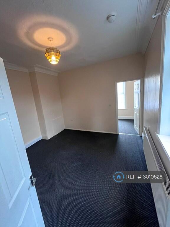 Apartment in Calderdale, West Yorkshire - View 5
