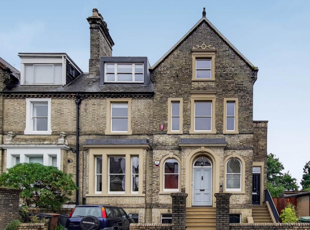 Main image of property: Hampstead Lane, Highgate, N6