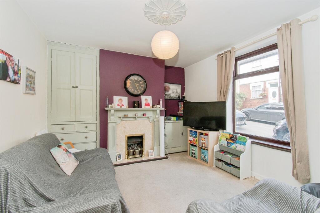 House in Wakefield - View 3