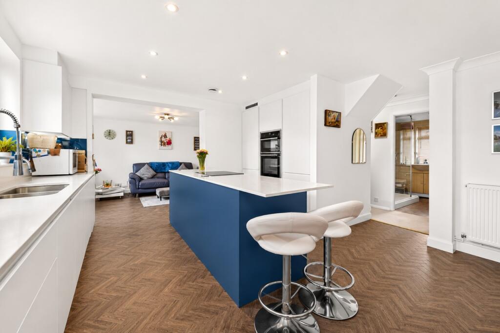 House in St Albans, Colney Street, St Stephen - View 3