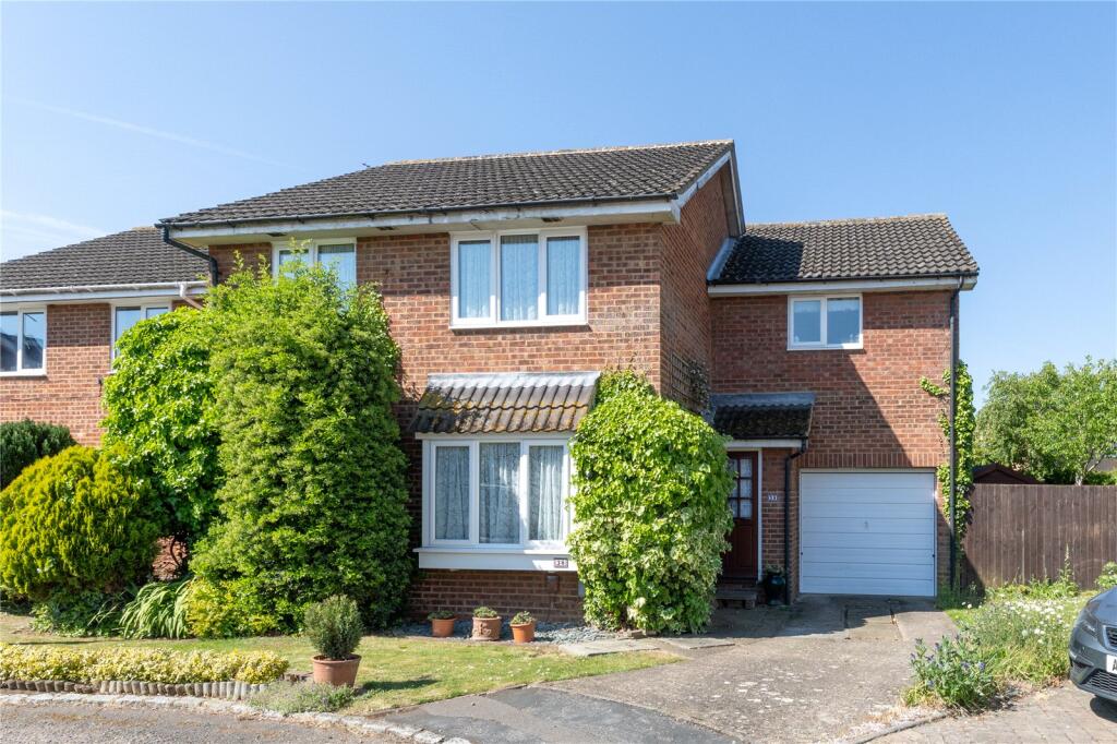 Main image of property: Gladstone Close, Green Park, Newport Pagnell, Buckinghamshire, MK16