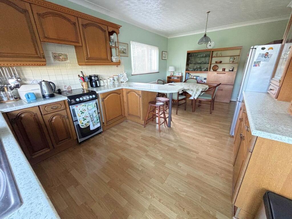 House in Swansea, Carmarthen - View 4