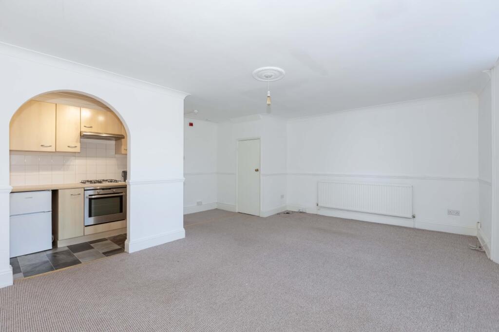 Apartment in Brighton & Hove, Hove - View 5