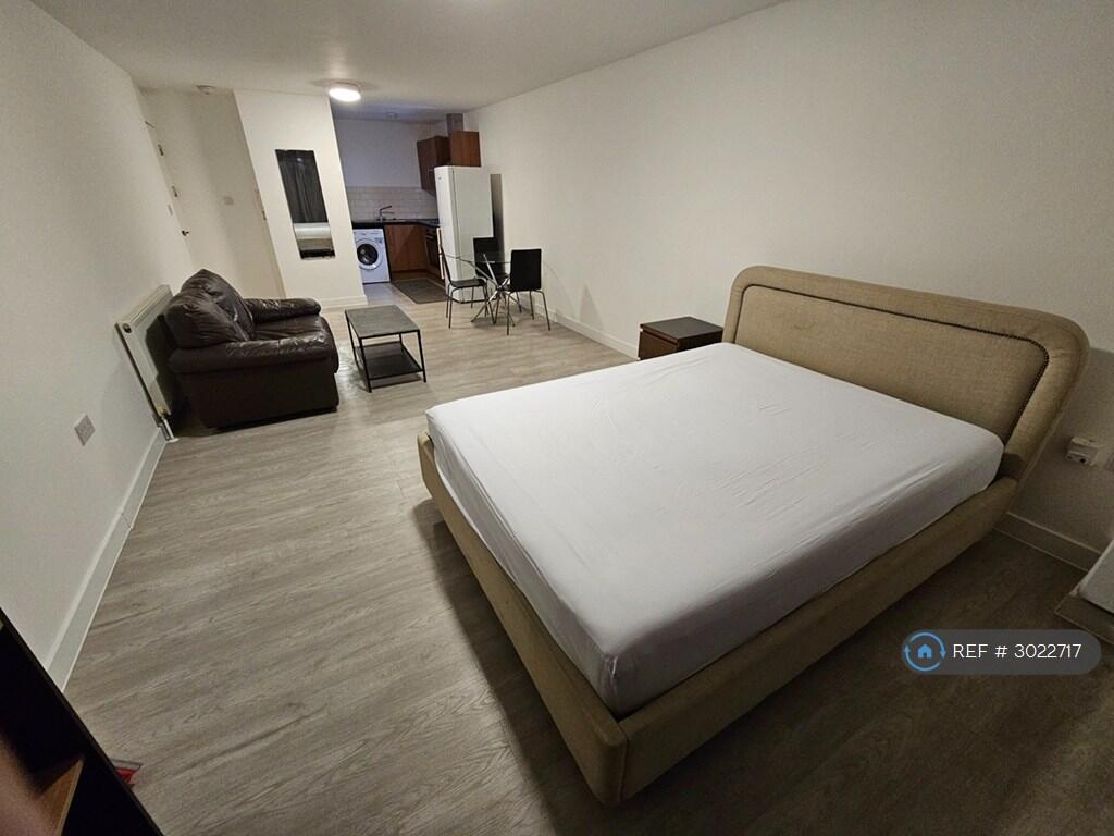 Main image of property: Cannon Street Road, London, E1