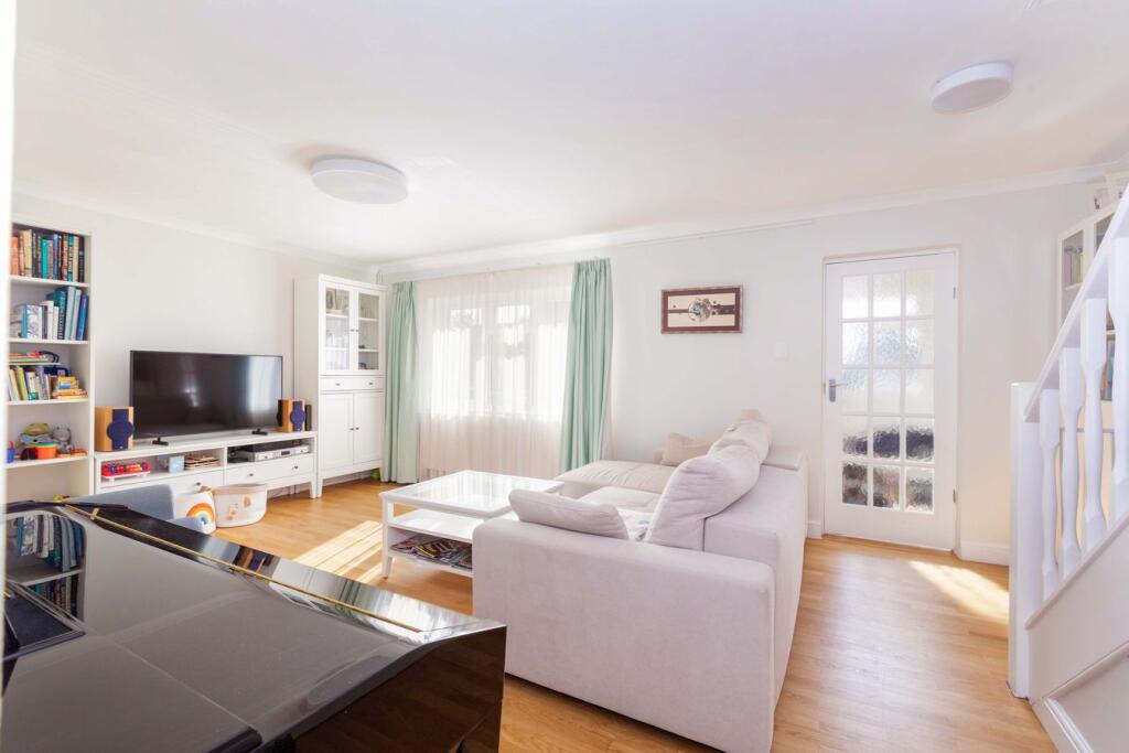 House in Slough - View 5
