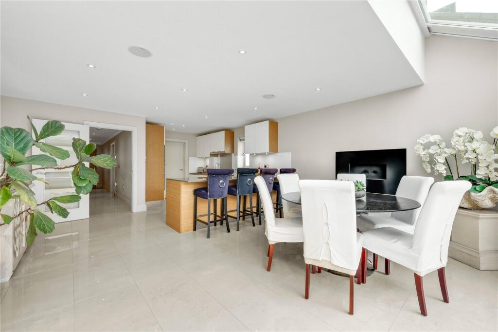 House in Elmbridge, Esher Place, Esher - View 3