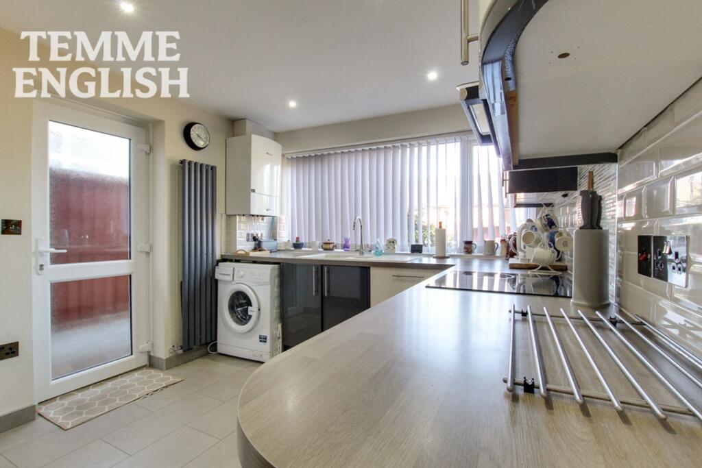 House in Basildon, Wickford - View 5