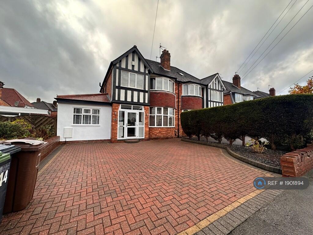 Main image of property: Moreton Road, Solihull, B90