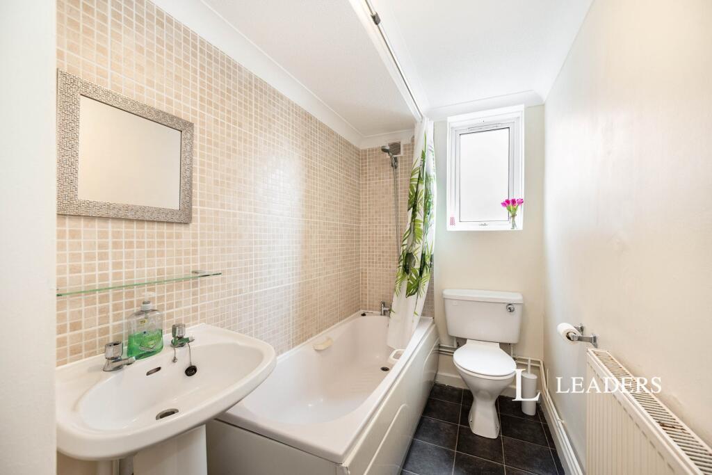 Apartment in Portsmouth - View 5
