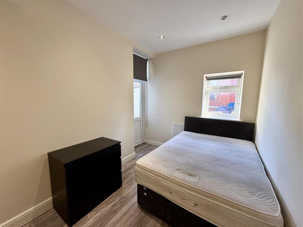 Apartment in Cardiff, Maindy, Cathays - View 5